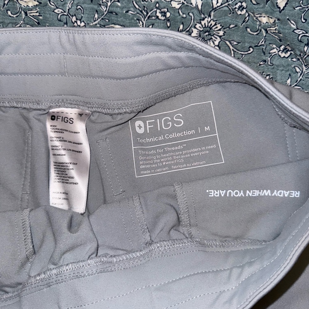 Figs Light Gray Technical Collection Top - image 5